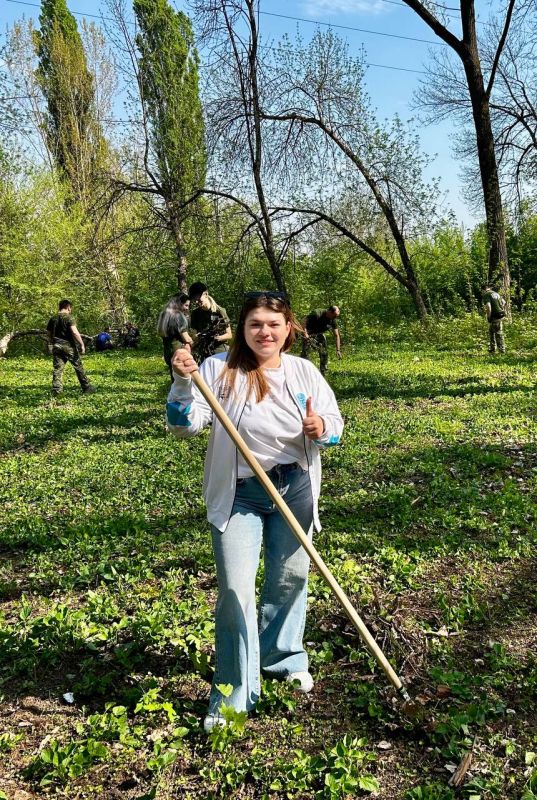 Всероссийская неделя субботников «Мы за чистоту» объединила активных жителей города Луганска Всероссийская неделя субботников «Мы за чистоту» объединила активных жителей города Луганска