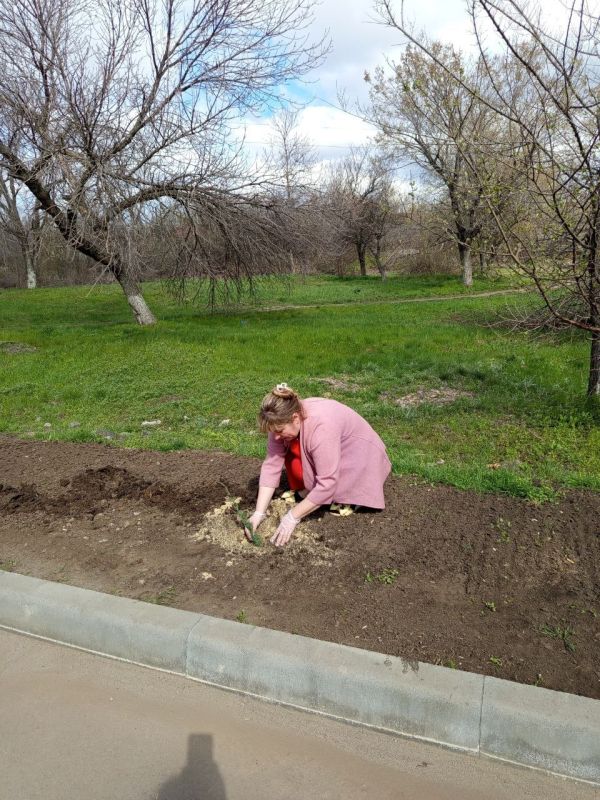 Медицинские работники Перевальской районной больницы приняли участи в акции "Чистая Республика-2025" Медицинские работники Перевальской районной больницы приняли участи в акции "Чистая Республика-2025"