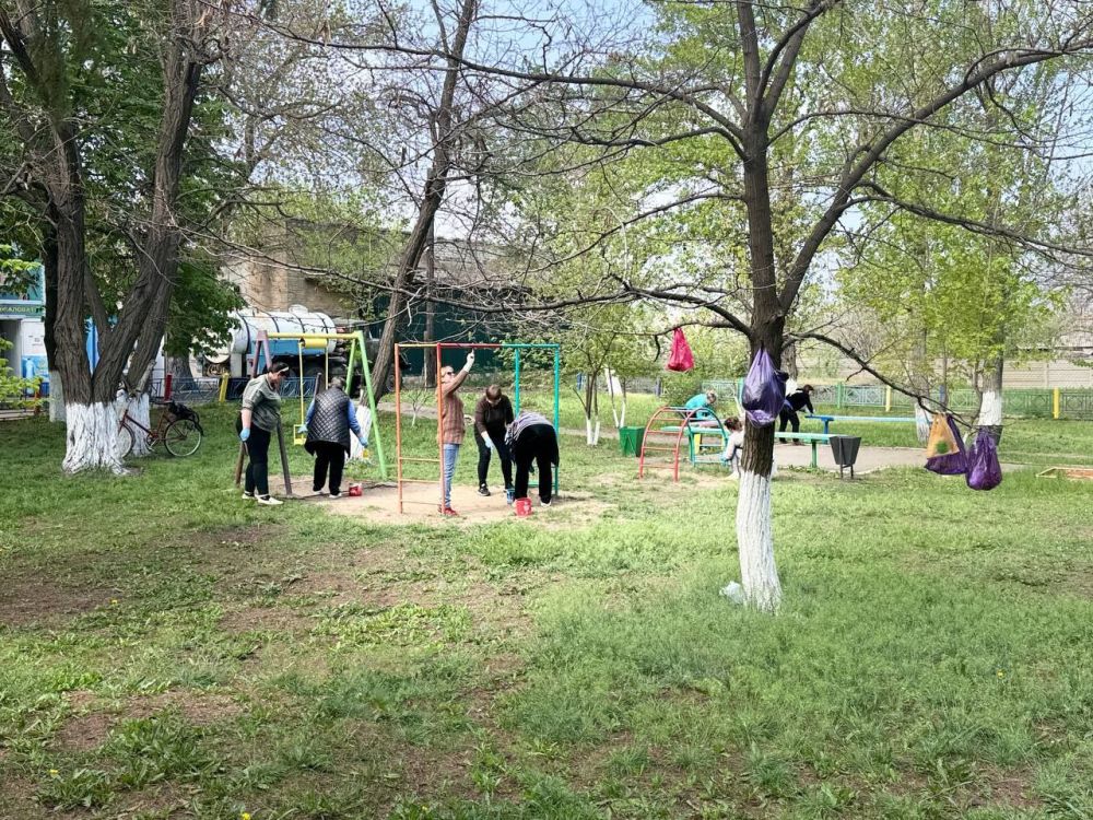 В пгт Дзержинский проведен Всероссийский субботник В пгт Дзержинский проведен Всероссийский субботник
