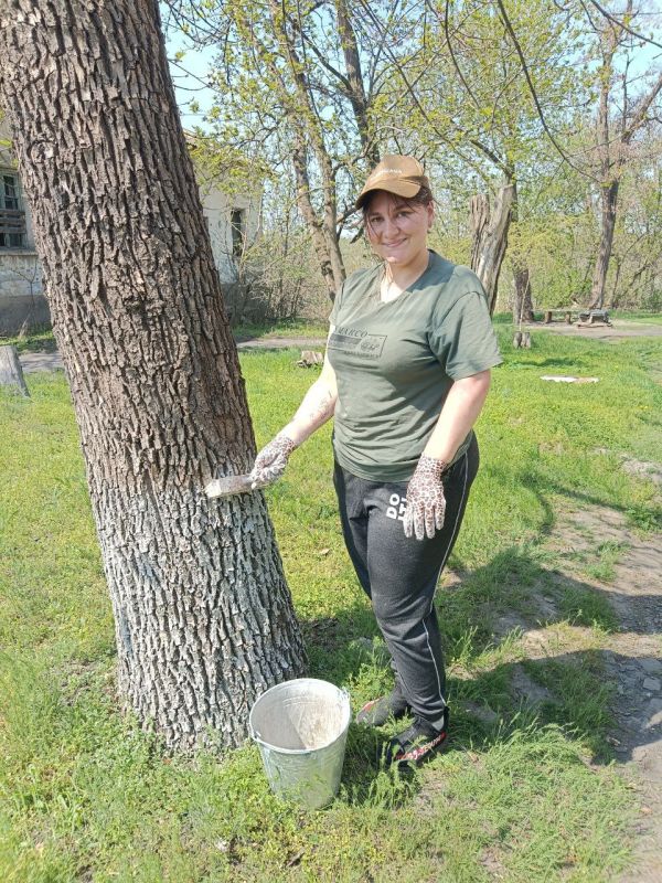 Коллектив Чапаевского УВК им. В.А. Трушина пгт. Горняк, тоже приняли активное участие в субботнике в рамках Федерального проекта «Формирование комфортной городской среды» и национального проекта «Инфраструктура для жизни» Коллектив Чапаевского УВК им. В.А. Трушина пгт. Горняк, тоже приняли активное участие в субботнике в рамках Федерального проекта «Формирование комфортной городской среды» и национального проекта «Инфраструктура для жизни»