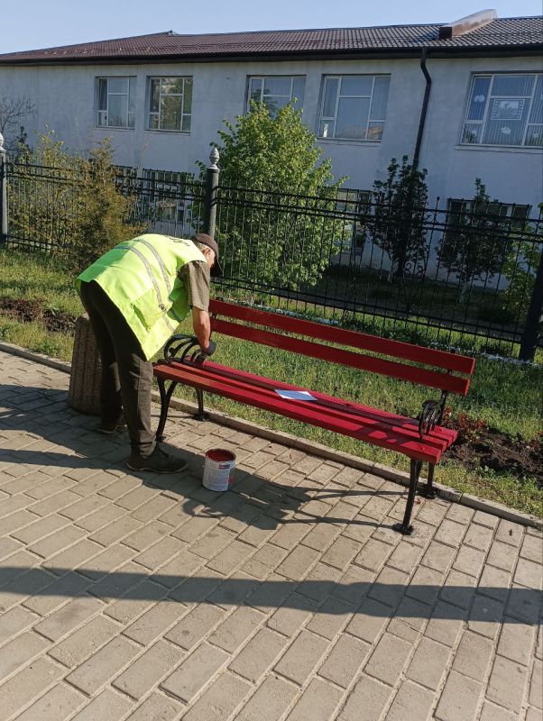 Сергей Козенко: В рамках подготовки к майским праздникам и главному из них — 80-летию Великой Победы — мы продолжаем активную работу по благоустройству и украшению нашего округа Сергей Козенко: В рамках подготовки к майским праздникам и главному из них — 80-летию Великой Победы — мы продолжаем активную работу по благоустройству и украшению нашего округа