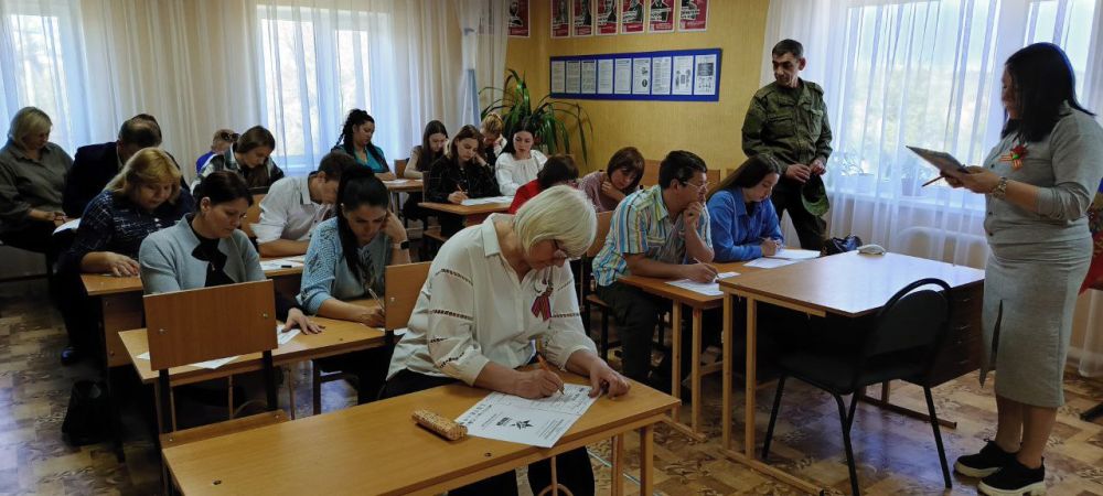 В рамках проекта «Историческая память» партии «Единая Россия» жители Славяносербщины приняли участие в Международной акции «Диктант Победы» В рамках проекта «Историческая память» партии «Единая Россия» жители Славяносербщины приняли участие в Международной акции «Диктант Победы»