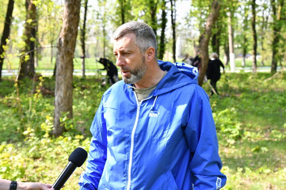 Андрей Сухачев: Присоединились ко Всероссийскому субботнику, который сегодня проходит во всех регионах нашей страны Андрей Сухачев: Присоединились ко Всероссийскому субботнику, который сегодня проходит во всех регионах нашей страны