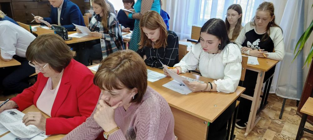В рамках проекта «Историческая память» партии «Единая Россия» жители Славяносербщины приняли участие в Международной акции «Диктант Победы» В рамках проекта «Историческая память» партии «Единая Россия» жители Славяносербщины приняли участие в Международной акции «Диктант Победы»