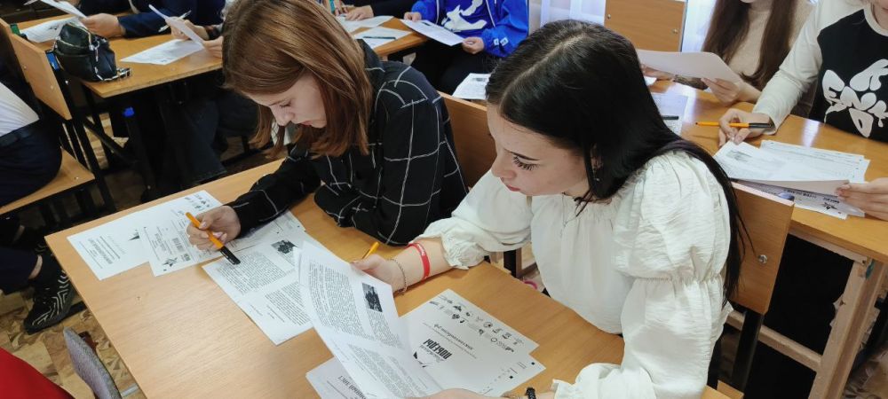 В рамках проекта «Историческая память» партии «Единая Россия» жители Славяносербщины приняли участие в Международной акции «Диктант Победы» В рамках проекта «Историческая память» партии «Единая Россия» жители Славяносербщины приняли участие в Международной акции «Диктант Победы»