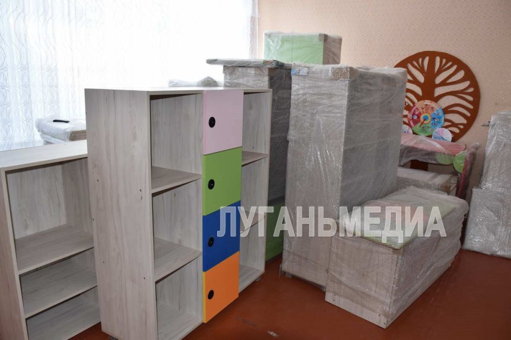Благодаря поддержке региона-шефа Калужской области в детском саду «Сказка» установлена новая мебель в группе «Мальвина» Благодаря поддержке региона-шефа Калужской области в детском саду «Сказка» установлена новая мебель в группе «Мальвина»