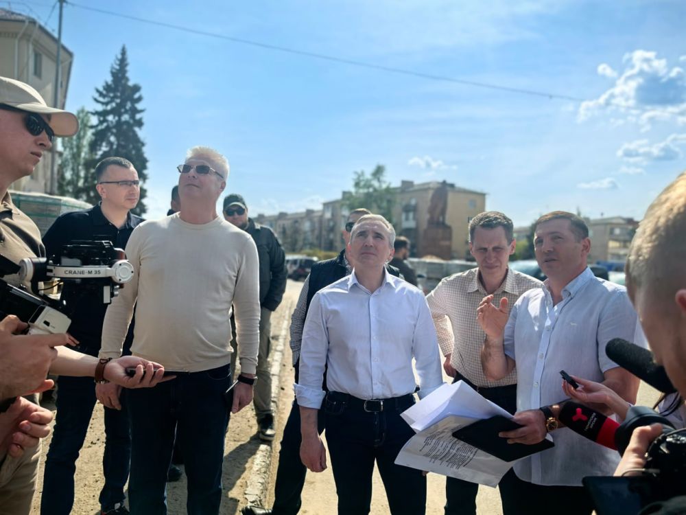 Сергей Козенко: Вчера город Краснодон посетил Губернатор нашего шефа-региона Тюменской области Александр Моор, чтобы лично ознакомиться с ходом реализации ключевых инфраструктурных проектов Сергей Козенко: Вчера город Краснодон посетил Губернатор нашего шефа-региона Тюменской области Александр Моор, чтобы лично ознакомиться с ходом реализации ключевых инфраструктурных проектов