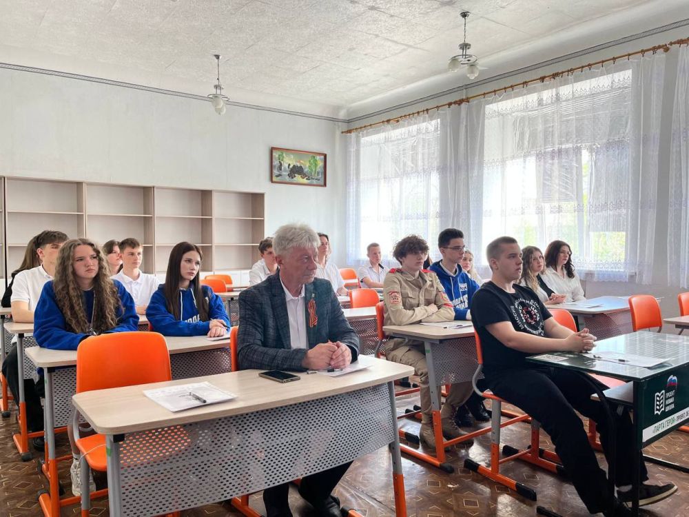 К международной акции «Диктант Победы» присоединились и депутаты Совета городского округа муниципальное образование городской округ город Красный Луч от «Единой России» и их помощники К международной акции «Диктант Победы» присоединились и депутаты Совета городского округа муниципальное образование городской округ город Красный Луч от «Единой России» и их помощники