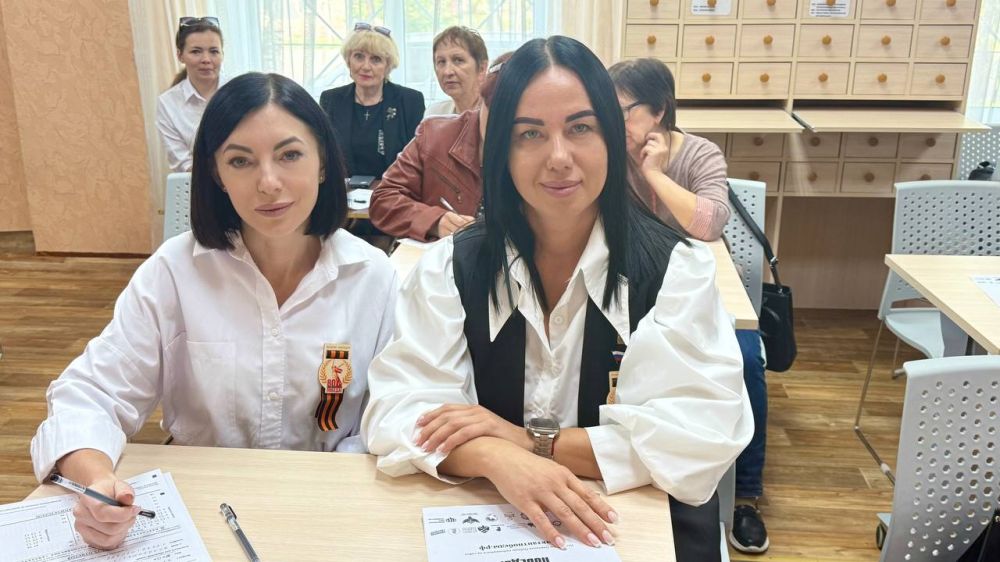 К международной акции «Диктант Победы» присоединились и депутаты Совета городского округа муниципальное образование городской округ город Красный Луч от «Единой России» и их помощники К международной акции «Диктант Победы» присоединились и депутаты Совета городского округа муниципальное образование городской округ город Красный Луч от «Единой России» и их помощники