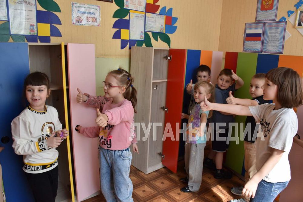 Благодаря поддержке региона-шефа Калужской области в детском саду «Сказка» установлена новая мебель в группе «Мальвина» Благодаря поддержке региона-шефа Калужской области в детском саду «Сказка» установлена новая мебель в группе «Мальвина»