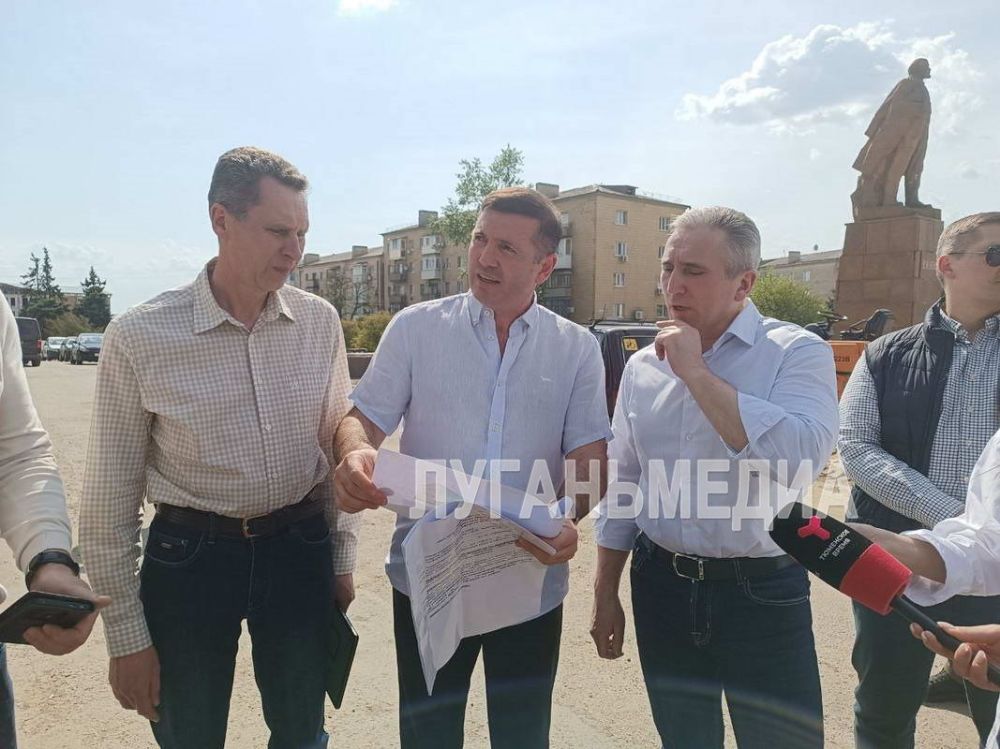 Губернатор Тюменской области посетил с рабочим визитом город Краснодон Губернатор Тюменской области посетил с рабочим визитом город Краснодон