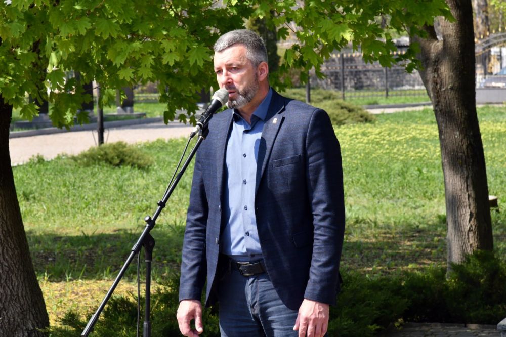 Андрей Сухачев: В День участников ликвидации последствий радиационных аварий и катастроф провели памятное мероприятие, посвященное ликвидаторам аварии на ЧАЭС Андрей Сухачев: В День участников ликвидации последствий радиационных аварий и катастроф провели памятное мероприятие, посвященное ликвидаторам аварии на ЧАЭС