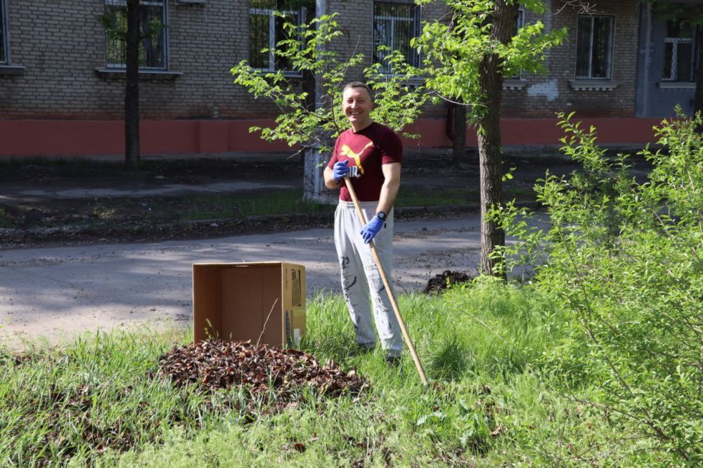 Северодончане приняли участие во Всероссийском субботнике Северодончане приняли участие во Всероссийском субботнике