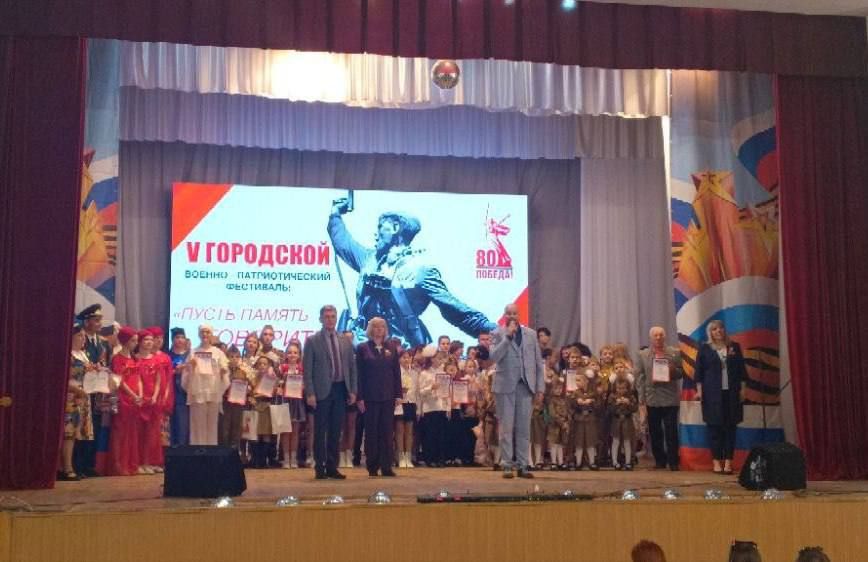 В Алчевске состоялся фестиваль "Пусть память говорит" В Алчевске состоялся фестиваль "Пусть память говорит"