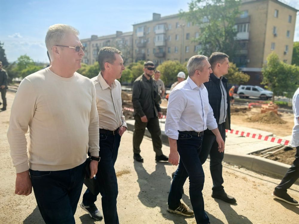 Сергей Козенко: Вчера город Краснодон посетил Губернатор нашего шефа-региона Тюменской области Александр Моор, чтобы лично ознакомиться с ходом реализации ключевых инфраструктурных проектов Сергей Козенко: Вчера город Краснодон посетил Губернатор нашего шефа-региона Тюменской области Александр Моор, чтобы лично ознакомиться с ходом реализации ключевых инфраструктурных проектов