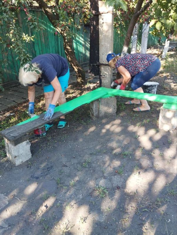 Сегодня по всей стране проходит традиционный Всероссийский субботник – эта акция объединяет людей сделать свои города и поселки чище и уютнее Сегодня по всей стране проходит традиционный Всероссийский субботник – эта акция объединяет людей сделать свои города и поселки чище и уютнее