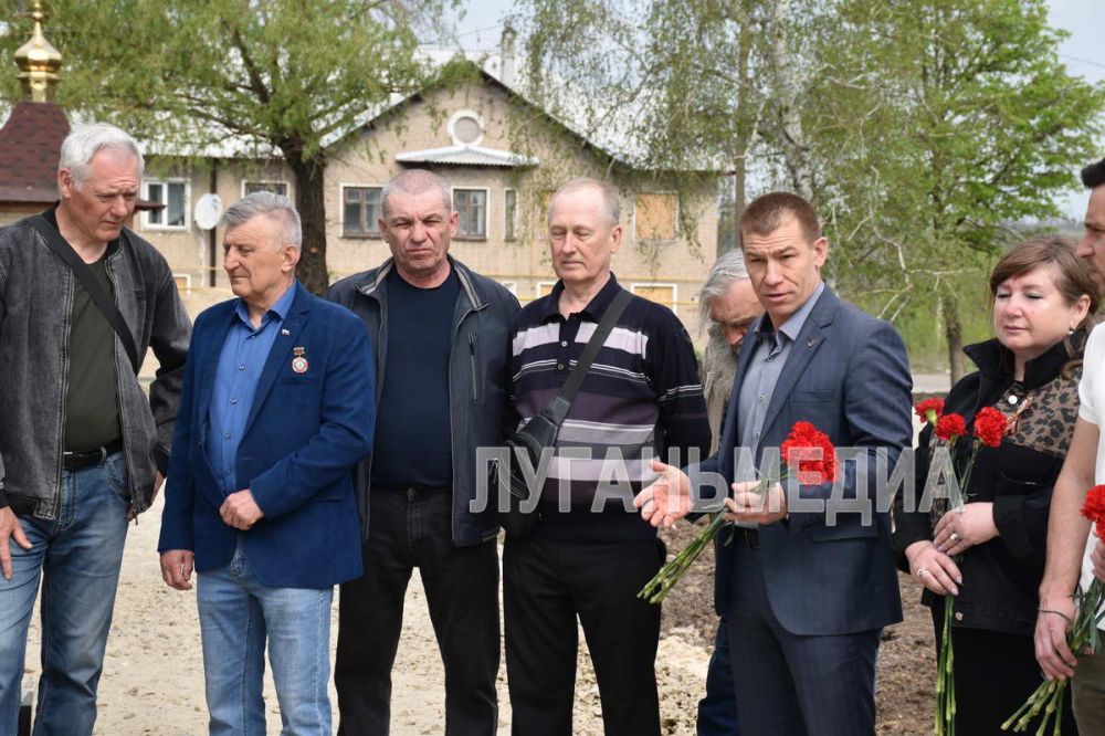 В сквере Чернобыльской славы города Первомайска был организован митинг, посвященный Дню чествования участников ликвидации последствий аварии на ЧАЭС В сквере Чернобыльской славы города Первомайска был организован митинг, посвященный Дню чествования участников ликвидации последствий аварии на ЧАЭС