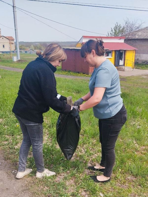 Коллектив отдела жизнеобеспечения пгт Пролетарский принял участие во Всероссийском субботнике Коллектив отдела жизнеобеспечения пгт Пролетарский принял участие во Всероссийском субботнике