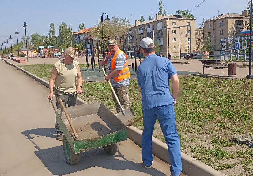 В Краснодоне прошел Всероссийский субботник В Краснодоне прошел Всероссийский субботник