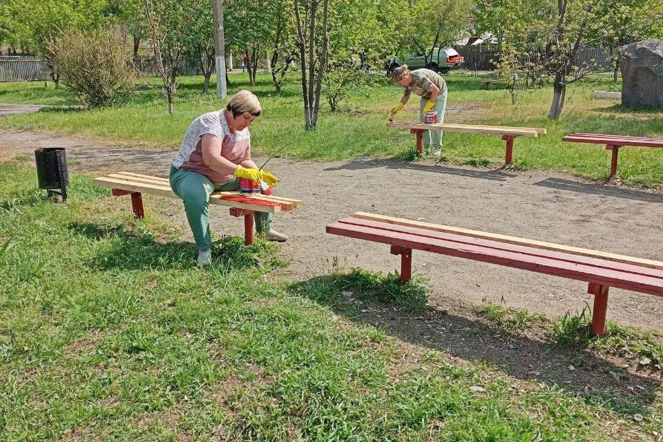 В пгт Комсомольский прошел Всероссийский субботник В пгт Комсомольский прошел Всероссийский субботник