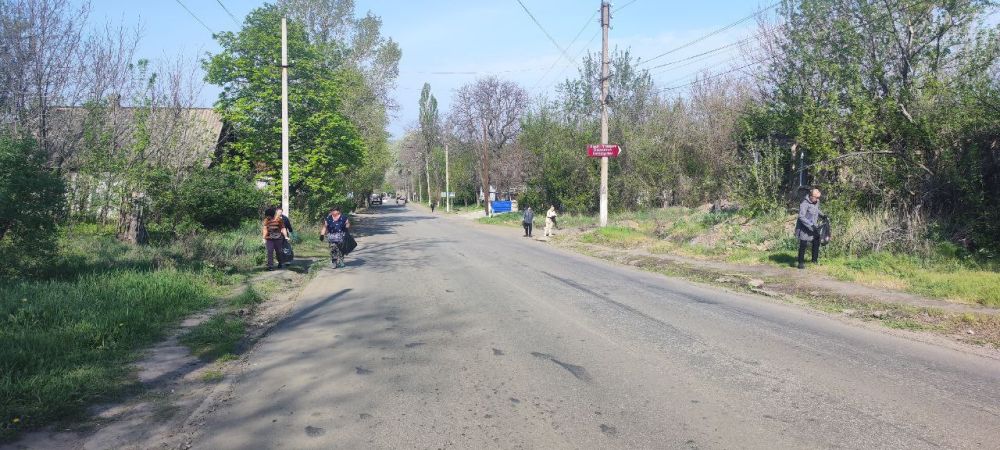 Сегодня жители, сотрудники отделов жизнеобеспечения городов Петровское, Миусинск, Вахрушево, поселков Софиевский, Хрустальное, Штеровка и Запорожье, работники учреждений здравоохранения, культуры, образования, сторонники ВПП... Сегодня жители, сотрудники отделов жизнеобеспечения городов Петровское, Миусинск, Вахрушево, поселков Софиевский, Хрустальное, Штеровка и Запорожье, работники учреждений здравоохранения, культуры, образования, сторонники ВПП...
