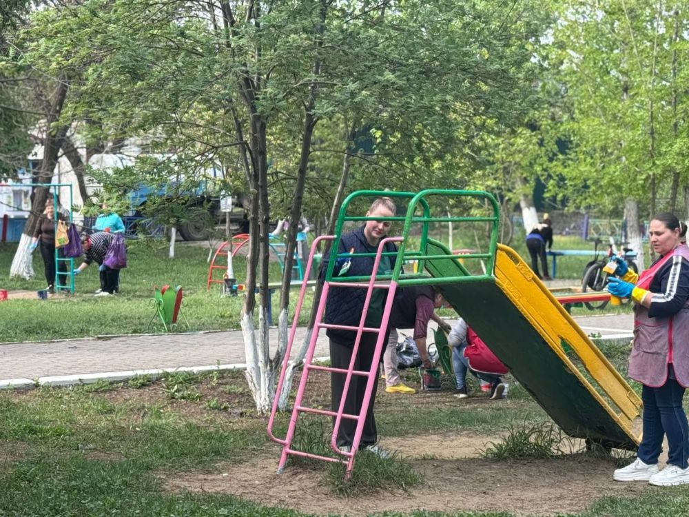 В пгт Дзержинский проведен Всероссийский субботник В пгт Дзержинский проведен Всероссийский субботник