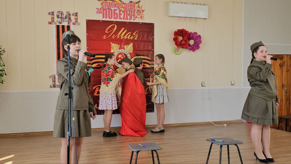 В рамках партпроекта «Историческая память» в Славяносербской школе состоялся конкурс инсценированной песни военных лет «Я помню! Я горжусь!» В рамках партпроекта «Историческая память» в Славяносербской школе состоялся конкурс инсценированной песни военных лет «Я помню! Я горжусь!»