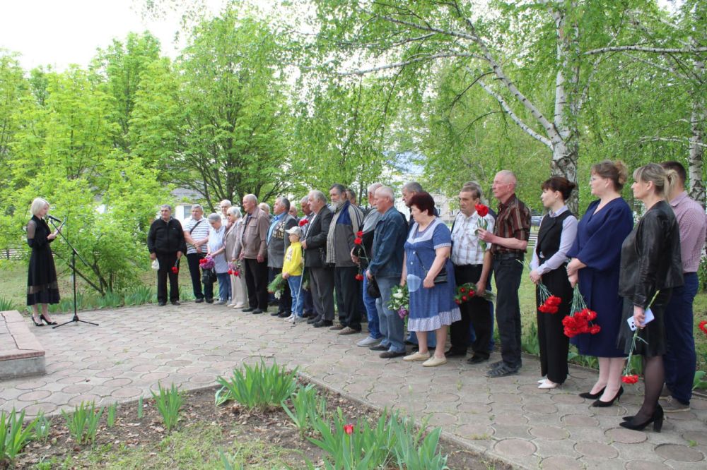 В Новопсковском округе почтили память героев-ликвидаторов и жертв радиационных аварий В Новопсковском округе почтили память героев-ликвидаторов и жертв радиационных аварий