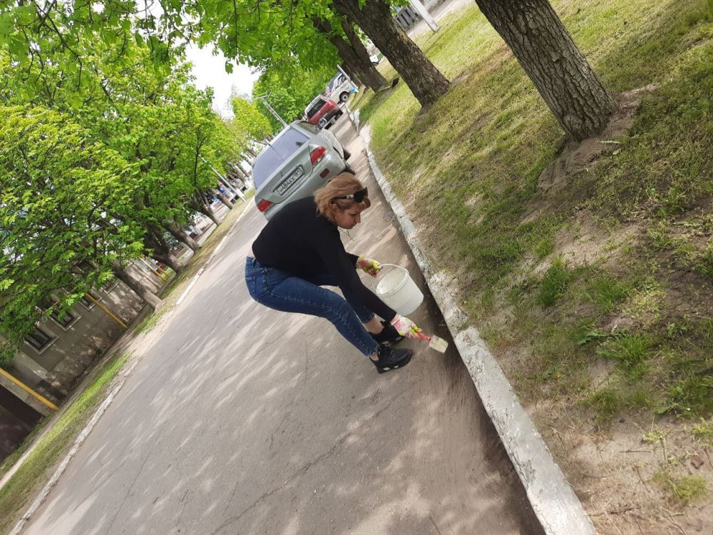 Сегодня все трудовые коллективы приняли участие в субботнике и коллектив филиала Республиканского центра социальной защиты населения не стал исключением! Сегодня все трудовые коллективы приняли участие в субботнике и коллектив филиала Республиканского центра социальной защиты населения не стал исключением!