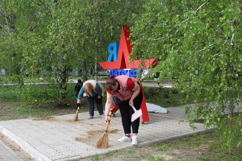 Активисты Кировского местного отделения партии «Единая Россия», приняли участие во Всероссийском субботнике, в рамках федерального проекта «Формирование комфортной городской среды» национального проекта «Инфраструктура для... Активисты Кировского местного отделения партии «Единая Россия», приняли участие во Всероссийском субботнике, в рамках федерального проекта «Формирование комфортной городской среды» национального проекта «Инфраструктура для...