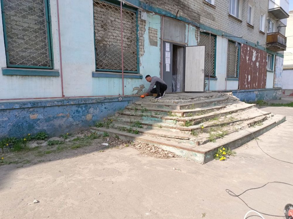 Сегодня депутаты Совета совместно с жителями города Лисичанска присоединились к Всероссийскому субботнику Сегодня депутаты Совета совместно с жителями города Лисичанска присоединились к Всероссийскому субботнику