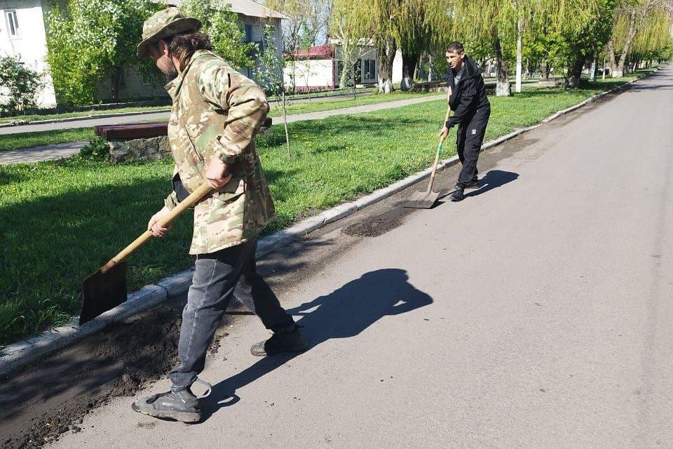 Город преобразился: жители Червонопартизанска приняли участие во Всероссийском субботнике Город преобразился: жители Червонопартизанска приняли участие во Всероссийском субботнике
