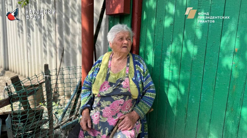 Молодёжка Народного фронта навела порядок в доме Ветерана ВОВ! Молодёжка Народного фронта навела порядок в доме Ветерана ВОВ!