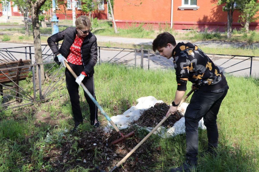 Северодончане приняли участие во Всероссийском субботнике Северодончане приняли участие во Всероссийском субботнике
