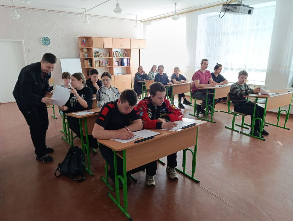 «ШКОЛА ВЫПУСКНИКА» В ГРЕЧИШКИНО: ПОМАГАЯ ШКОЛЬНИКАМ ОПРЕДЕЛИТЬСЯ С БУДУЩИМ «ШКОЛА ВЫПУСКНИКА» В ГРЕЧИШКИНО: ПОМАГАЯ ШКОЛЬНИКАМ ОПРЕДЕЛИТЬСЯ С БУДУЩИМ