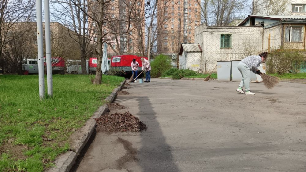 Минприроды ЛНР присоединилось к Всероссийскому субботнику и провело ряд мероприятий по уборке прилегающих территорий Минприроды ЛНР присоединилось к Всероссийскому субботнику и провело ряд мероприятий по уборке прилегающих территорий