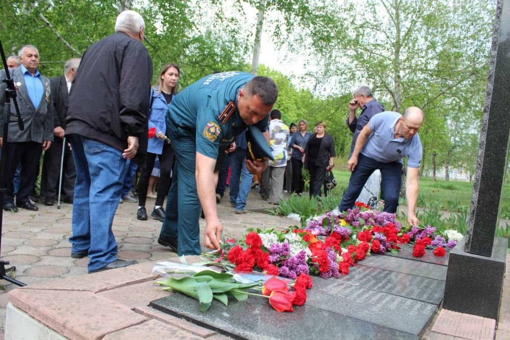 В Новопсковском округе почтили память героев-ликвидаторов и жертв радиационных аварий В Новопсковском округе почтили память героев-ликвидаторов и жертв радиационных аварий