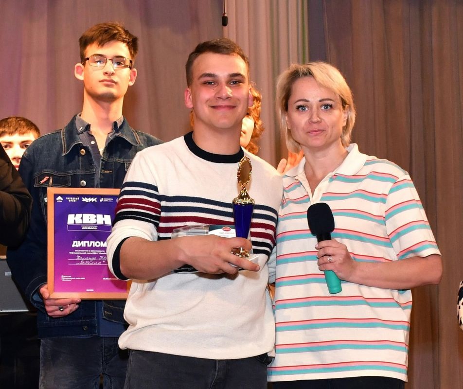 Команда «Русичи» из Перевальска стала победителем фестиваля КВН «Донбасс» Команда «Русичи» из Перевальска стала победителем фестиваля КВН «Донбасс»