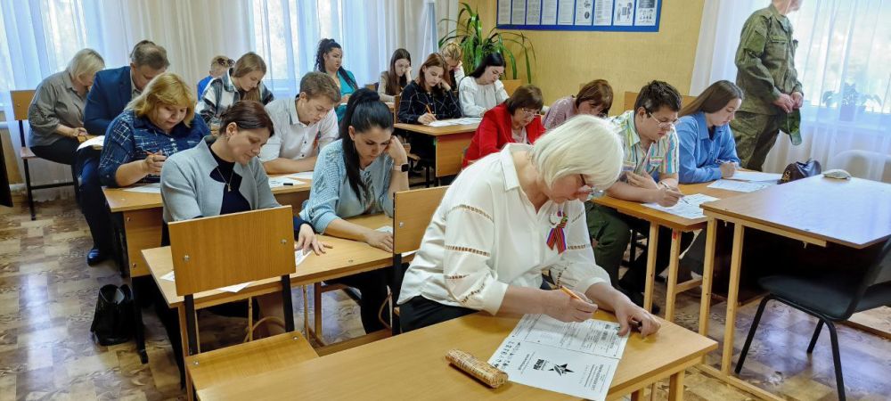 В рамках проекта «Историческая память» партии «Единая Россия» жители Славяносербщины приняли участие в Международной акции «Диктант Победы» В рамках проекта «Историческая память» партии «Единая Россия» жители Славяносербщины приняли участие в Международной акции «Диктант Победы»