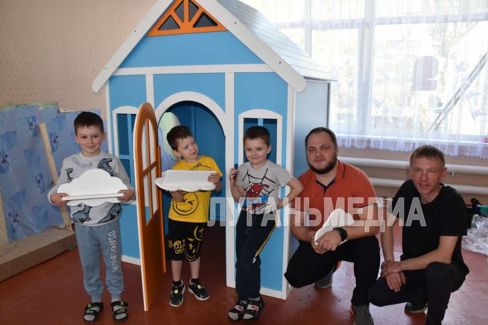 Благодаря поддержке региона-шефа Калужской области в детском саду «Сказка» установлена новая мебель в группе «Мальвина» Благодаря поддержке региона-шефа Калужской области в детском саду «Сказка» установлена новая мебель в группе «Мальвина»