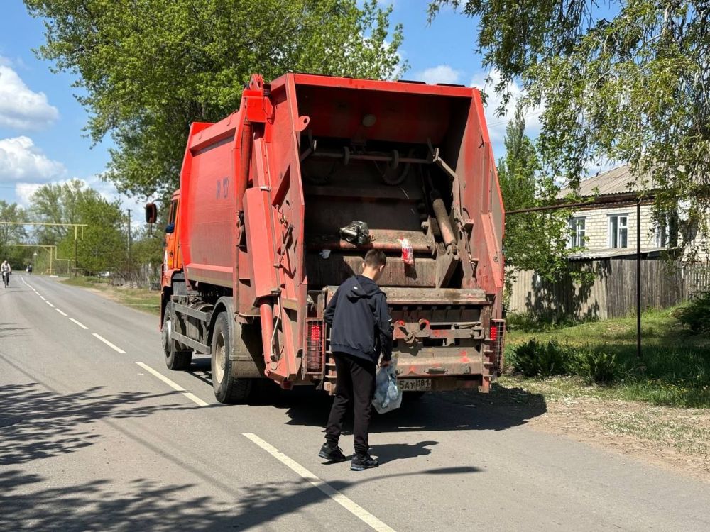 Вчера на территории, подведомственной Валуйскому отделу жизнеобеспечения состоялся субботник Вчера на территории, подведомственной Валуйскому отделу жизнеобеспечения состоялся субботник