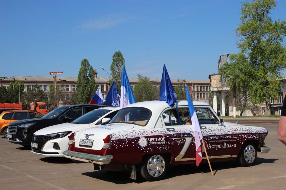 В Луганске сегодня прошел автопробег, посвященный 80-й годовщине Великой Победы В Луганске сегодня прошел автопробег, посвященный 80-й годовщине Великой Победы