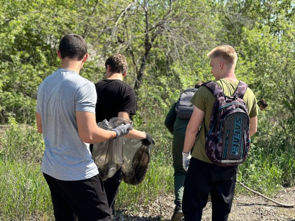 Вчера на территории, подведомственной Валуйскому отделу жизнеобеспечения состоялся субботник Вчера на территории, подведомственной Валуйскому отделу жизнеобеспечения состоялся субботник