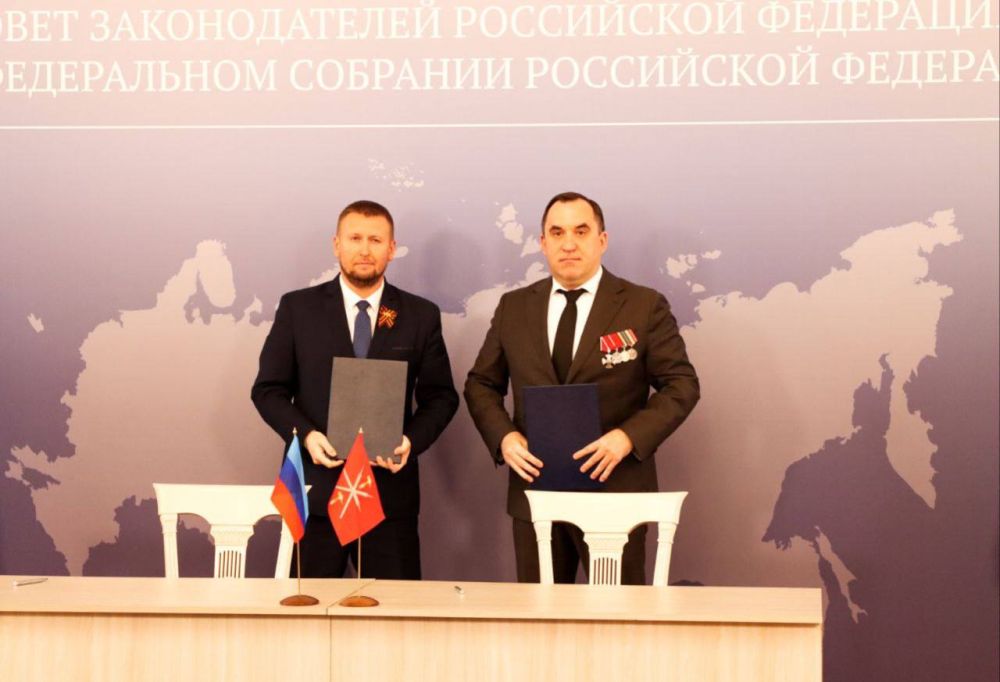 Сегодня, в День российского парламентаризма подписали Соглашения о межпарламентском сотрудничестве Тульской областной Думы с Народными Советами ДНР и ЛНР, а также Липецким областным Советом депутатов Сегодня, в День российского парламентаризма подписали Соглашения о межпарламентском сотрудничестве Тульской областной Думы с Народными Советами ДНР и ЛНР, а также Липецким областным Советом депутатов