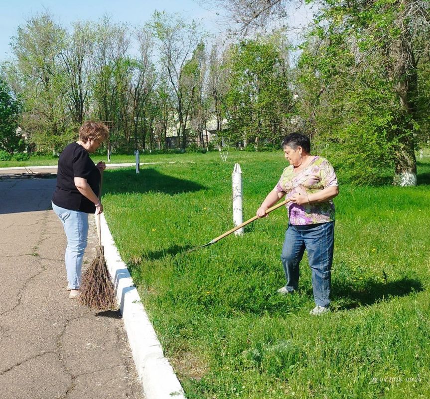 Даёшь субботник в субботу! Даёшь субботник в субботу!