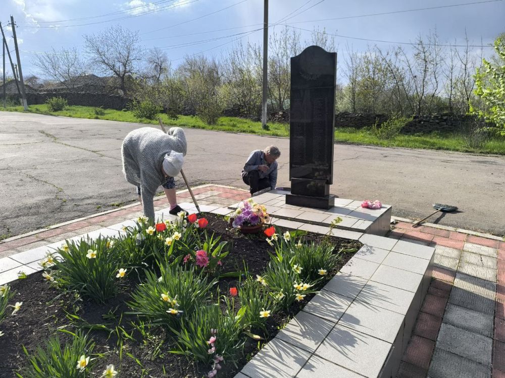 В Рафайловке очередной субботник В Рафайловке очередной субботник