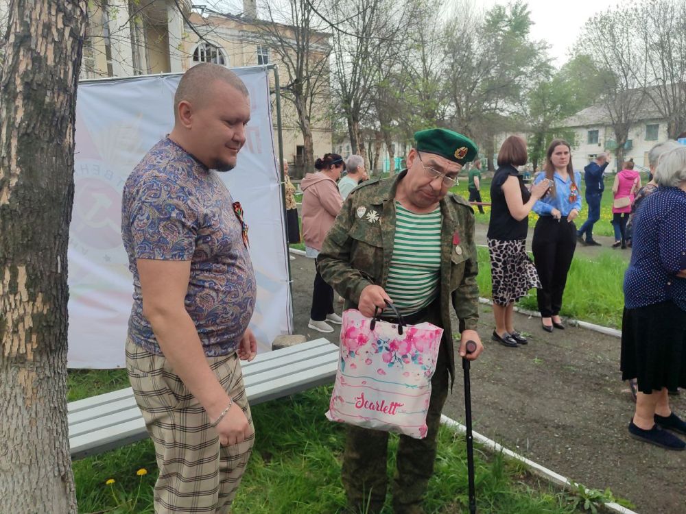 В Первомайском городском округе при поддержке МО ВПП «Единая Россия» проходит цикл праздничных выездных концертов «Победа в сердцах», приуроченных к 80-й годовщине Победы в Великой Отечественной войне В Первомайском городском округе при поддержке МО ВПП «Единая Россия» проходит цикл праздничных выездных концертов «Победа в сердцах», приуроченных к 80-й годовщине Победы в Великой Отечественной войне