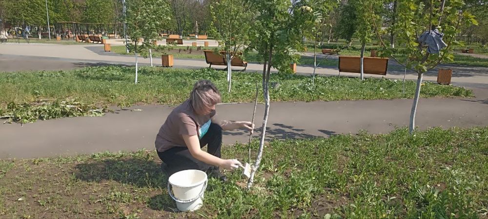 Вчера Краснодонский парк имени «Молодой гвардии» превратился в настоящий праздник чистоты, творчества и веселья — здесь состоялась молодёжная программа «Весёлый субботник» в рамках Всероссийского субботника Вчера Краснодонский парк имени «Молодой гвардии» превратился в настоящий праздник чистоты, творчества и веселья — здесь состоялась молодёжная программа «Весёлый субботник» в рамках Всероссийского субботника