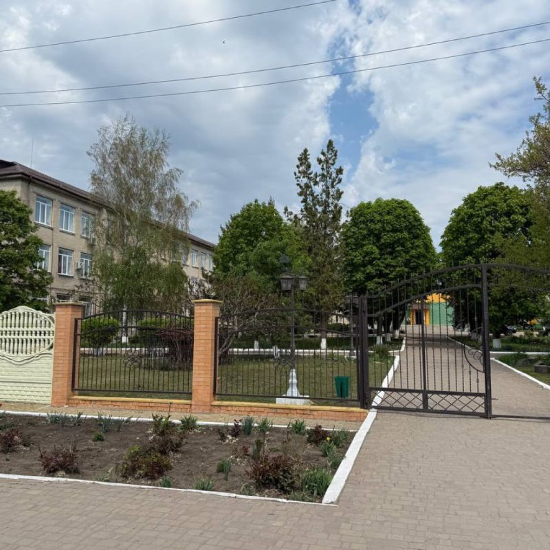 Гуманитарная помощь доставлена в Сватовскую школу интернат в ЛНР Гуманитарная помощь доставлена в Сватовскую школу интернат в ЛНР
