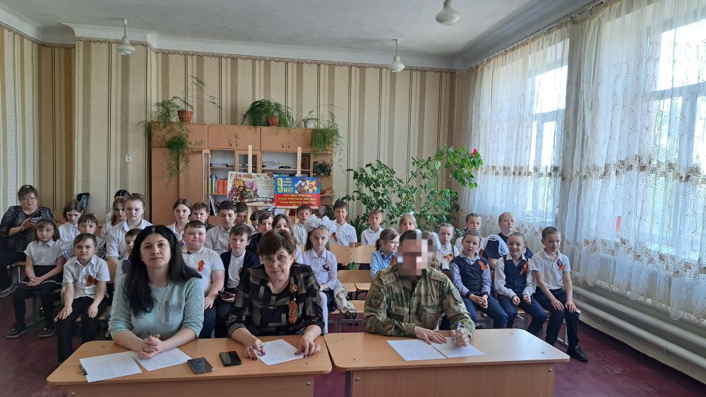 Сегодня среди учащихся «Станично-Луганской средней школы имени Грекова П.М.» прошёл традиционный конкурс чтецов «Мы помним о Вас», посвященный 80-летию Победы в Великой Отечественной войне Сегодня среди учащихся «Станично-Луганской средней школы имени Грекова П.М.» прошёл традиционный конкурс чтецов «Мы помним о Вас», посвященный 80-летию Победы в Великой Отечественной войне